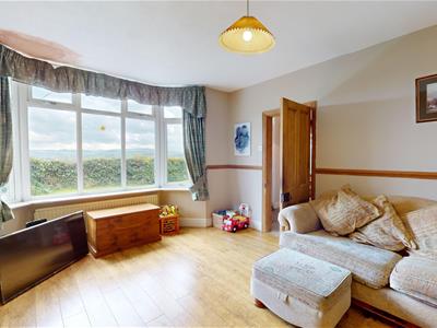 DAY LOUNGE/DINING ROOM